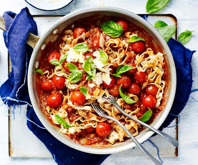 **[Gluten-free fettuccine with arrabbiata sauce](https://www.womensweeklyfood.com.au/recipes/gluten-free-fettuccine-with-arrabbiata-sauce-32657|target="_blank")**

This tender and tasty gluten-free pasta is served with the classic tomato-based arrabbiata sauce that gets a spicy kick from the chilli flakes
