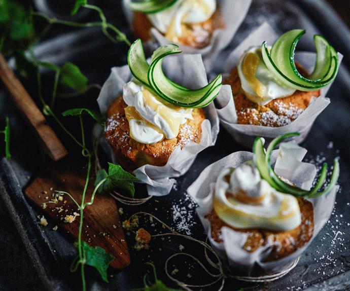 Cucumber, gin and lemon cakelettes