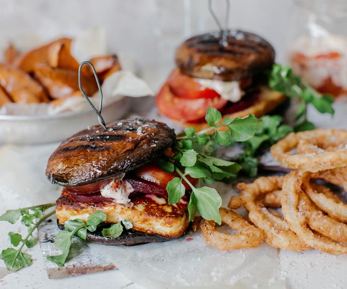 'shroom burger with onion rings