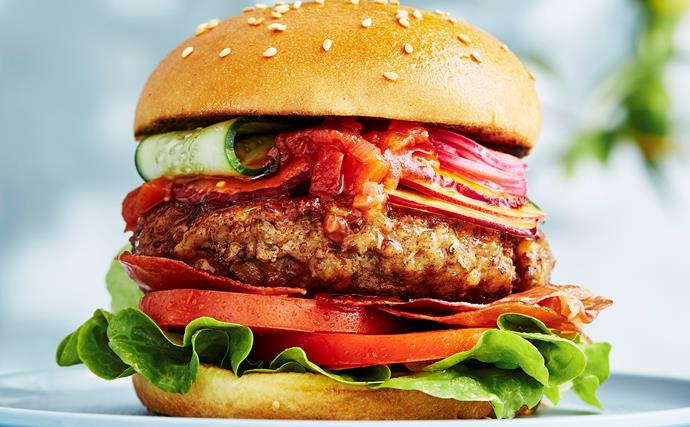 Cook the cover - Peach and pork burger with smoky nectarine relish