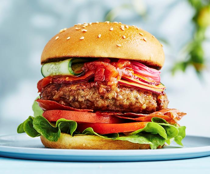 Cook the cover - Peach and pork burger with smoky nectarine relish