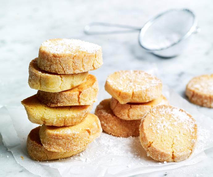 **[Air fryer basic vanilla butter cookies](https://www.womensweeklyfood.com.au/recipes/air-fryer-butter-cookies-32899|target="_blank")**

Make these simple vanilla butter cookies in your air fryer with a baking time of 12 mins. Add any flavours you like including nuts, choc chips or M & M's. 
