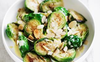 brussels sprouts with cream and almonds
