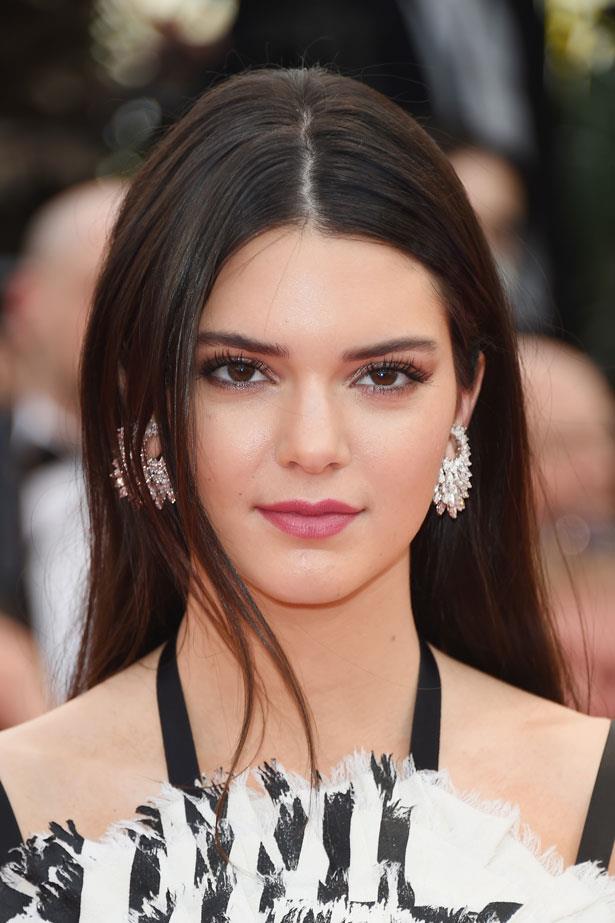 At the 67th Annual Cannes Film Festival in 2014 Kendall wore a centre-part and dusty pink lipstick.