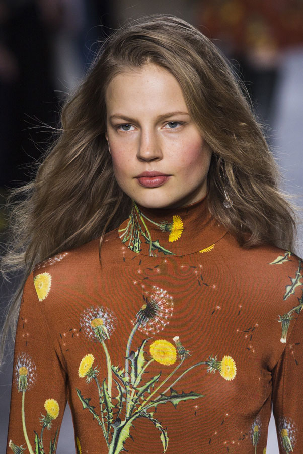 How to perfect the wild hair from the Topshop Unique runway : Elle