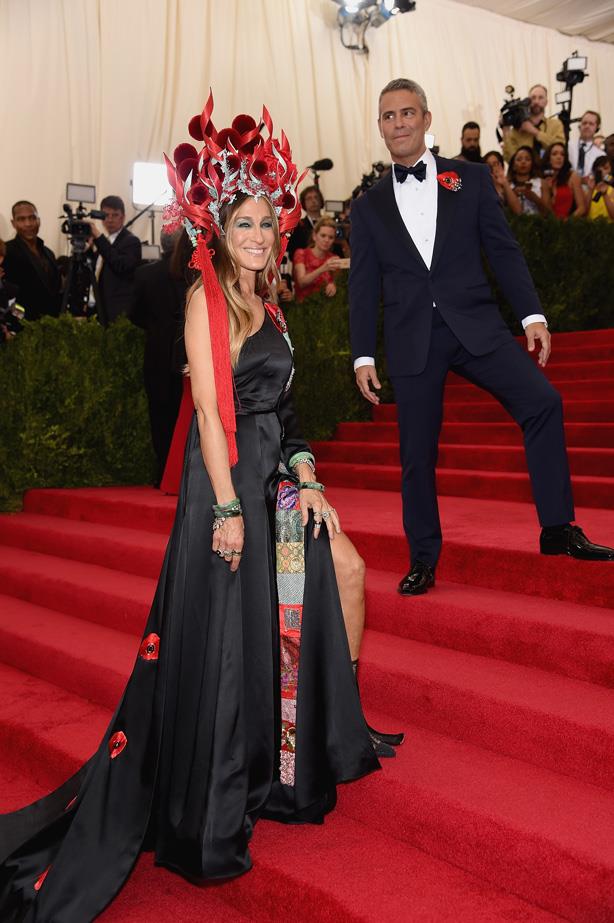 Sarah Jessica Parker in a Philip Treacy headdress and H&M dress