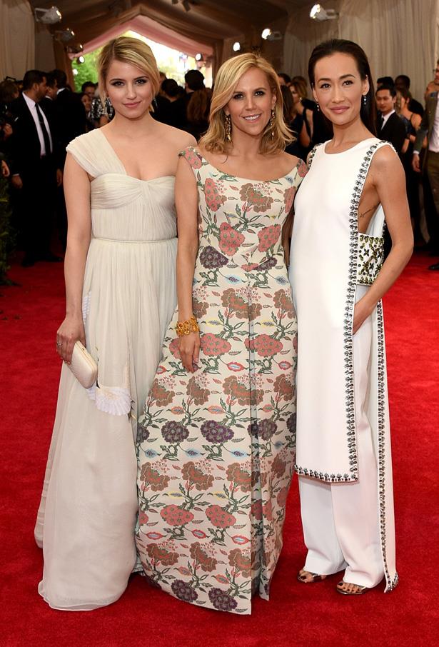 Dianna Agron in Tory Burch, with the designer (centre)