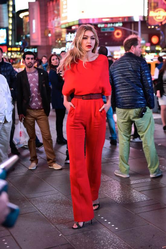 <strong>MAY 2, 2015</strong> <BR> Filming a Maybelline commercial in New York City.