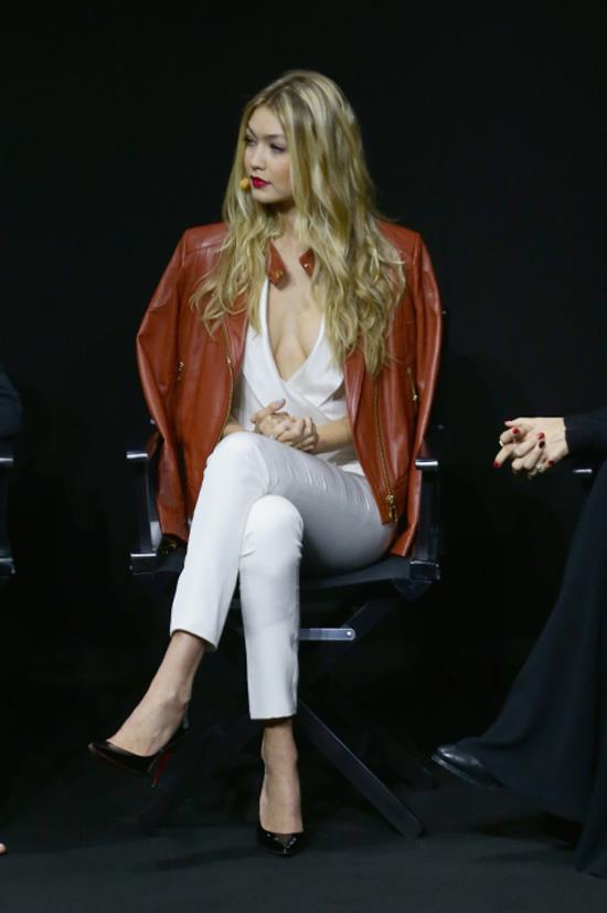 <strong>NOVEMBER 18, 2014</strong> <BR> At the Pirelli Press Conference in Milan
