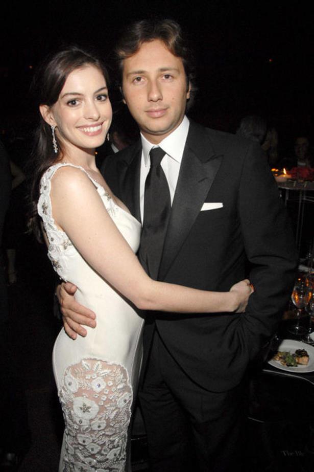 <strong>ANNE HATHAWAY AND RAFFAELLO FOLLIERI<br></strong> Most people debate whether they have to give back the expensive gifts their significant others gave them because it's the right thing to do. For Anne Hathaway, after her ex-boyfriend Raffaello Follieri was convicted for swindling investors out of millions of dollars back in 2008, she had to hand jewelry she'd been given over to the FBI. When asked in an interview a few years later what her deal-breakers are when it comes to men, Hathaway jokingly replied, "Uh...fraud?" Live and learn, right?