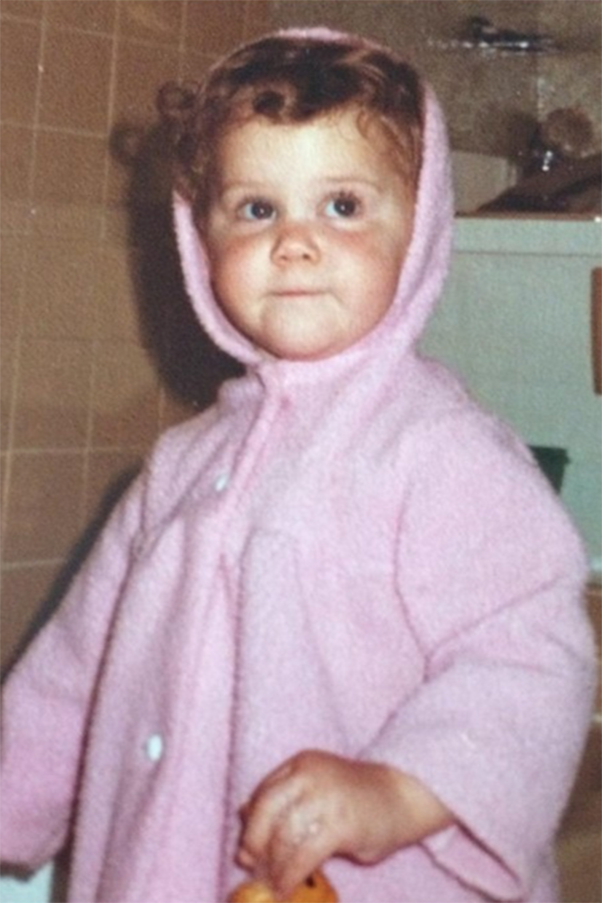 Butter wouldn't melt in her mouth when Amy Schumer was a toddler! She shared this pic on Twitter with the caption: #tbt wish me luck at the Apollo. Image via Twitter/amyschumer