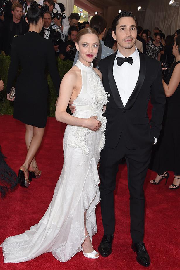 ARGH! US Weekly are reporting that super cute couple Amanda Seyfried and Justin Long have split up after two years together. <br> The pair met after Amanda liked a joke that Long made on Instagram, and that was history ... until now. <BR>Long said on the Today show last year that the pair were "in it for the long haul," but a "source" told US Weekly that their conflicting schedules got in the way. Love is d e a d IMO.
