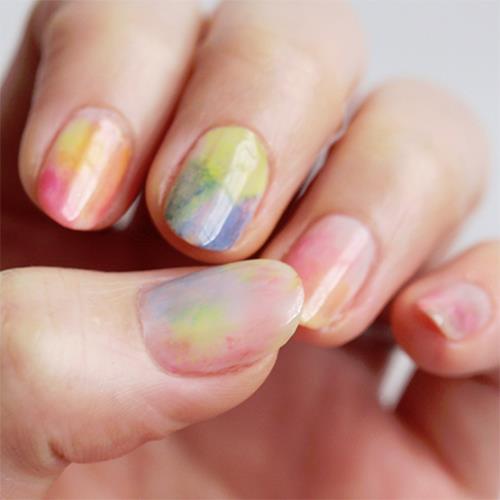 Imagine if we would have had watercolour nails as young art nerds. Such a different life.