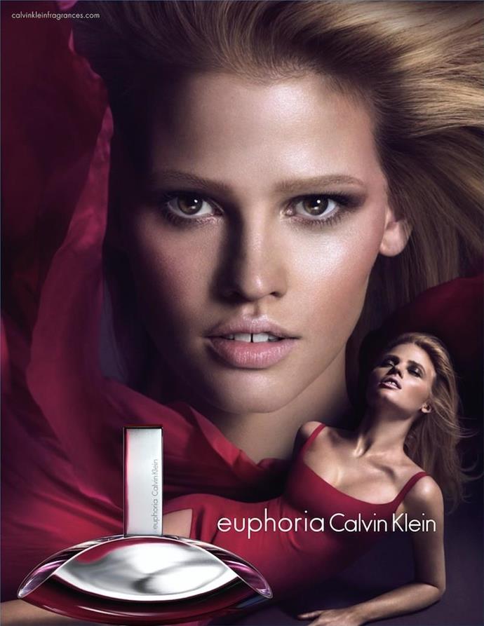 Lara Stone has been elected as the face of Calvin Klein for several years, due to her strong look and sensuality.