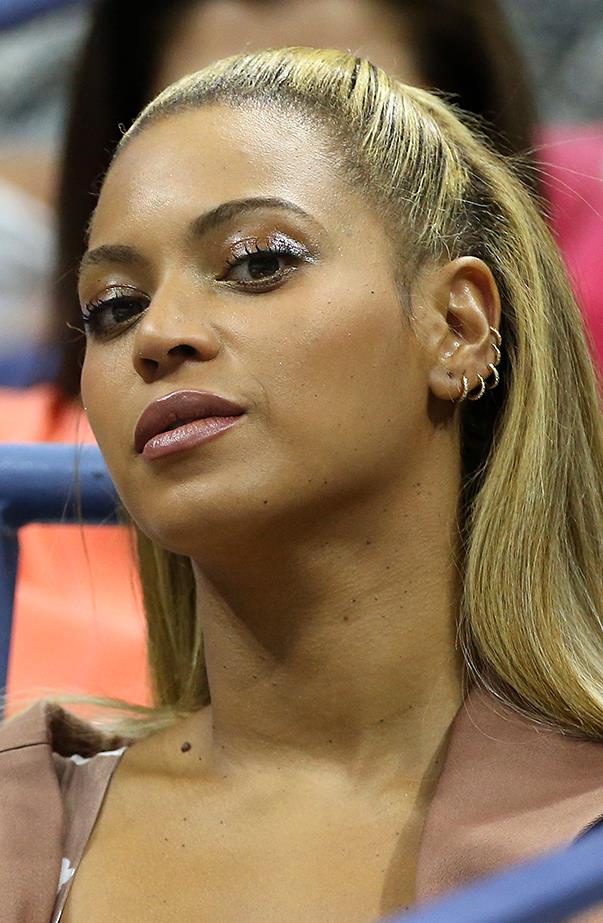 <p>Beyoncé likes to wear diamond sleepers all the way up her left ear. She's been pierced by Brian Keith Thompson.