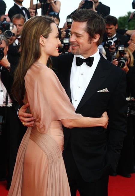 <strong>ANGELINE JOLIE AND BRAD PITT</strong><br> Considered the biggest shock split of 2016, Angelina and Brad announced their divorce in September after more than a decade together. Angelina is currently seeking sole custody of their six children amidst of what's looking to be a messy divorce.