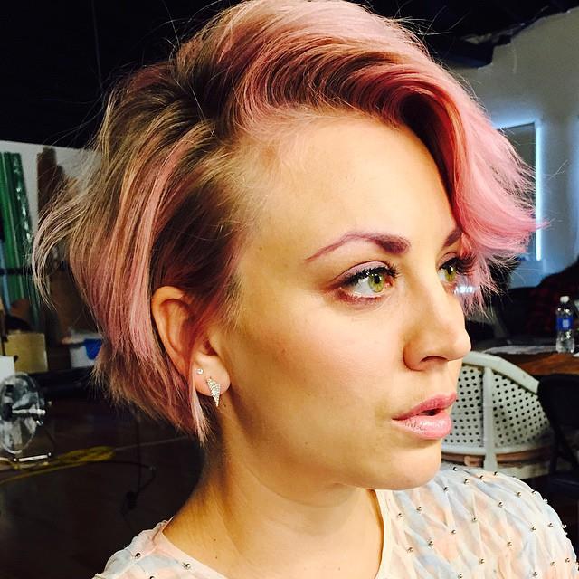 <p><strong>Kaley Cuoco</strong> <br><br><p>Kaley had <a href="https://www.instagram.com/p/3HkgEsuWfL/" target="_blank">pink hair, pink brows and pink lips</a> for a Mane Addicts shoot with Jen Atkin back in May 2015.