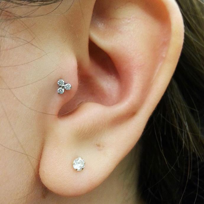 **TRAGUS PIERCING**<br><br> 

Tragus piercings go through the thick cartilage right in front of the ear canal. Warning: listening through earphones may be a bit difficult when freshly-pierced.<br><br>

**Healing time:** 4 to 8 months.<br><br>

*Image via [@wklp](https://www.instagram.com/p/BMtzt20gmCR/|target="_blank"|rel="nofollow")*