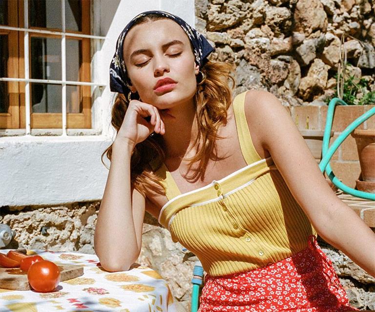 The Hair Scarf Is Set To Be The Accessory Of Summer | ELLE Australia
