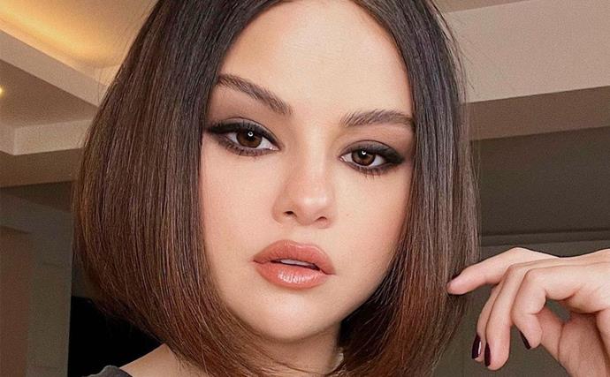Selena Gomez Welcomes 2022 By Throwing It Back To 2002 With Y2K-Inspired 'Do And Makeup Moment