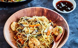 Prawn and ginger noodles for one