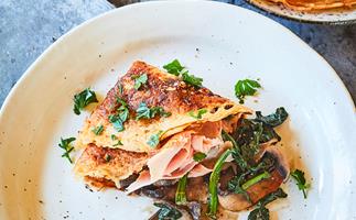 Ham, mushroom and spinach crêpe