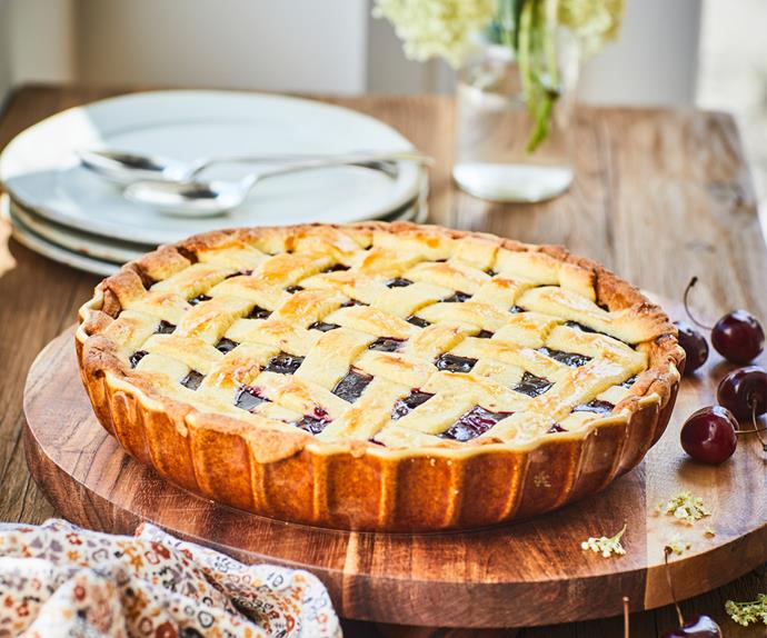 Cherry and raspberry pie with sweet short pastry