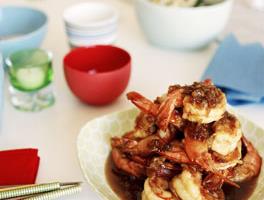 Crisp king prawns with honey and garlic sauce