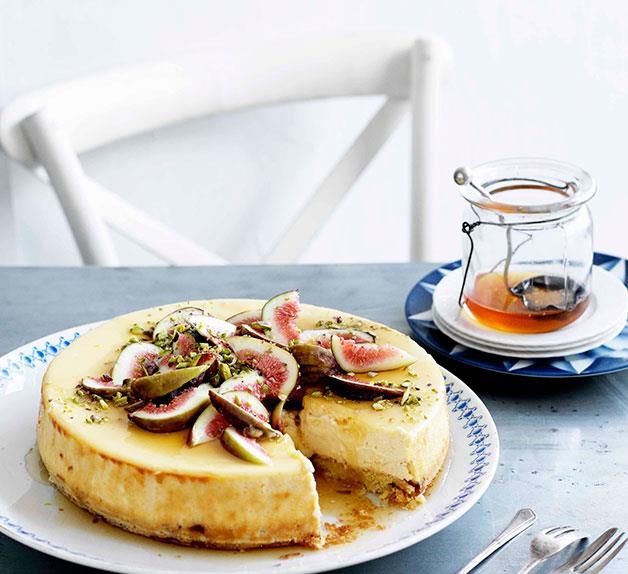 Goat’s cheese cake with figs and honey