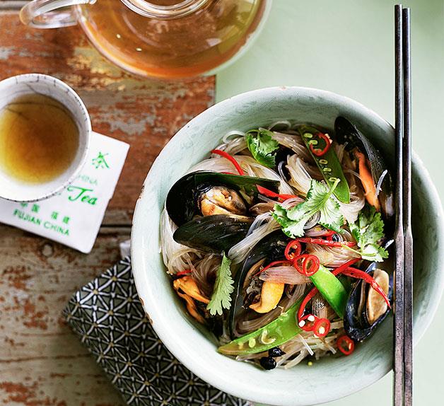 Stir-fried bean thread noodles with black bean and chilli mussels