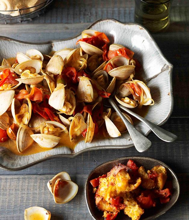 **[Tomato-chilli vongole with tomato crumbs](https://www.gourmettraveller.com.au/recipes/browse-all/tomato-chilli-vongole-with-tomato-crumbs-11634|target="_blank"|rel="nofollow")**