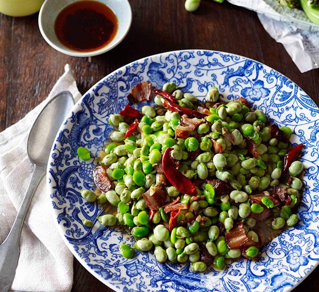 Stir-fried broad beans with Chinese bacon (La rou chao candou)