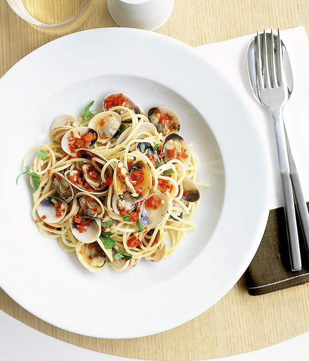 [**Spaghetti vongole**](https://www.gourmettraveller.com.au/recipes/fast-recipes/spaghetti-vongole-9446|target="_blank")