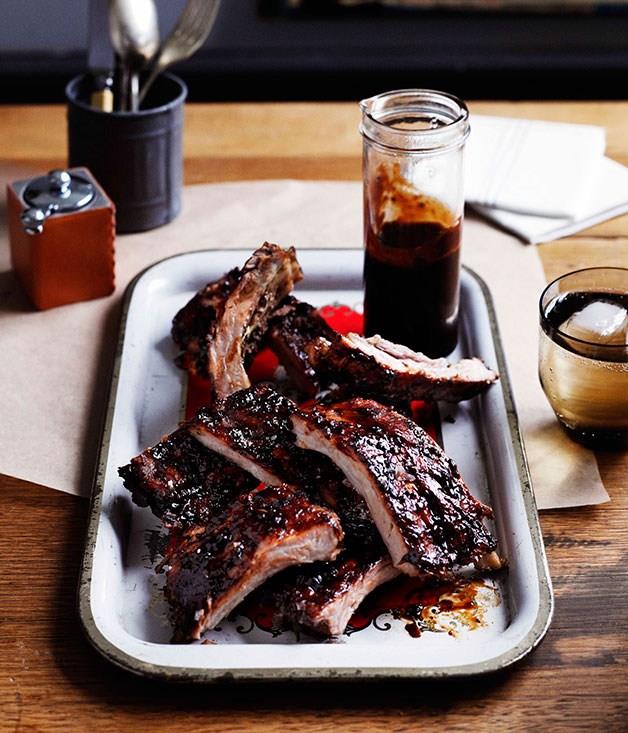 **Balsamic pork ribs with barbecue sauce**
