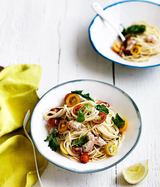 [**Linguine with tomato, prawns and rocket**](https://www.gourmettraveller.com.au/recipes/fast-recipes/linguine-with-tomato-prawns-and-rocket-13562|target="_blank")