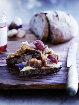 **Cheese and figs on toast**
