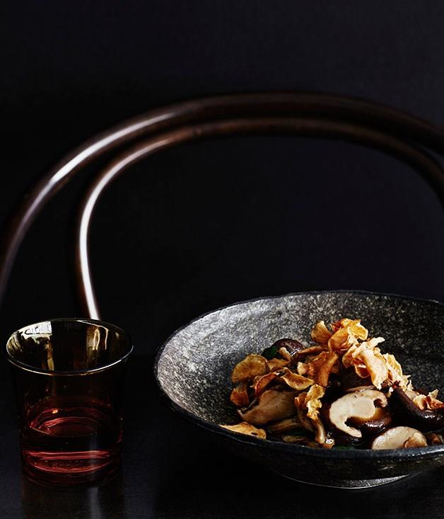 [**Chinese mushrooms with warrigal greens and jerusalem artichokes**](https://www.gourmettraveller.com.au/recipes/chefs-recipes/chinese-mushrooms-with-warrigal-greens-and-jerusalem-artichokes-8306|target="_blank")
