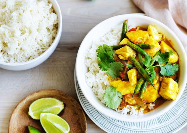 Snapper curry with green beans and coriander