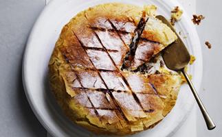 Duck pie with pomergranate and walnuts