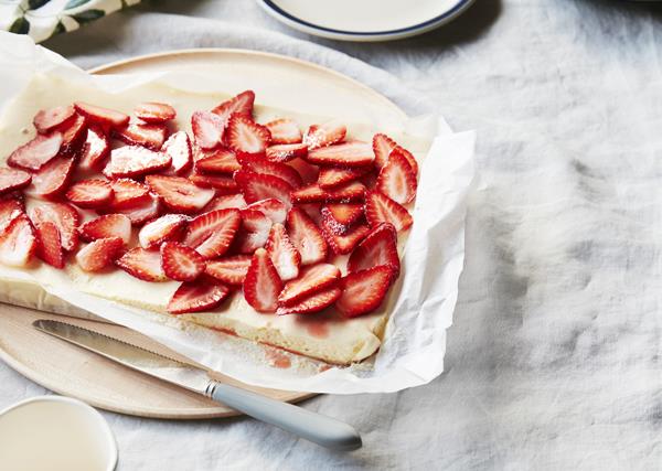 Strawberry crème fraiche cheesecake
