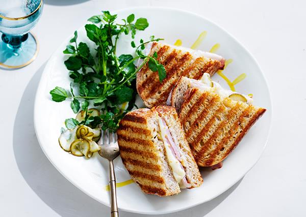 Quick-pickled cucumber for ham and cheese toasties