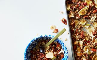 Apple and pecan quinoa granola