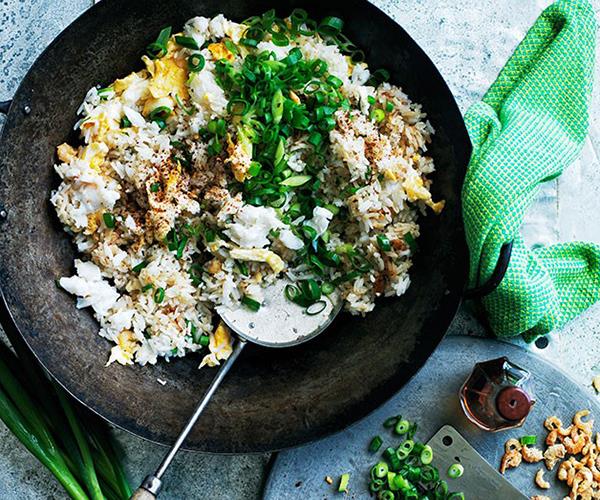 Fried rice with crab, egg and cucumber