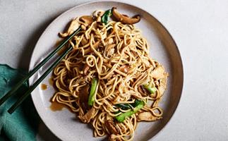 Braised Yi-fu noodles