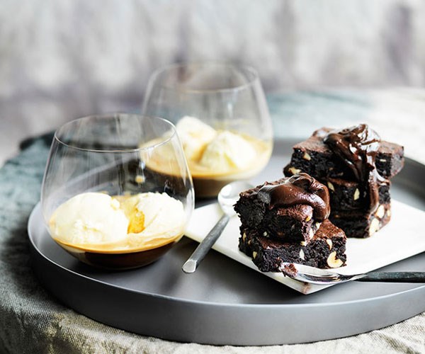 **[Chocolate and coffee fudge cakes with Bourbon chocolate sauce](https://www.gourmettraveller.com.au/recipes/browse-all/chocolate-and-coffee-fudge-cakes-with-bourbon-chocolate-sauce-11975|target="_blank"|rel="nofollow")**