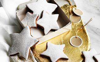Gingerbread stars with buttermilk icing