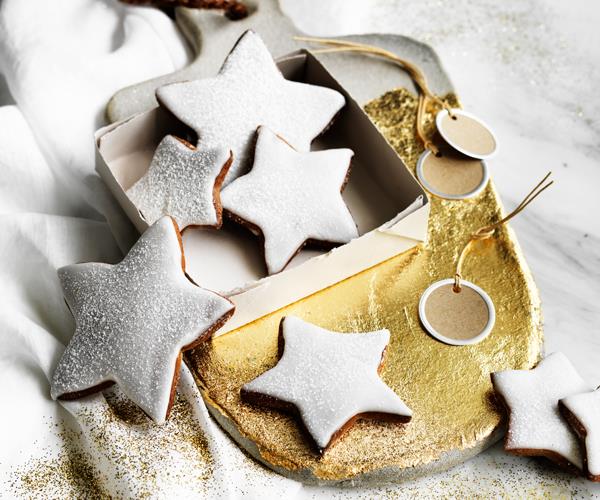 Gingerbread stars with buttermilk icing