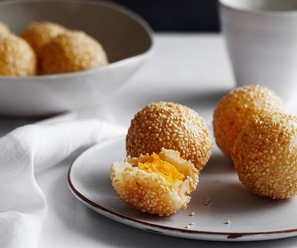 **[Flower Drum's jin deiu (sesame doughnuts with custard)](https://www.gourmettraveller.com.au/recipes/chefs-recipes/sesame-doughnuts-with-custard-jin-deui-8112|target="_blank"|rel="nofollow")**