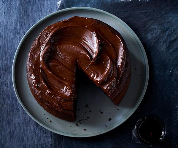 Chocolate cake with fudge icing recipe