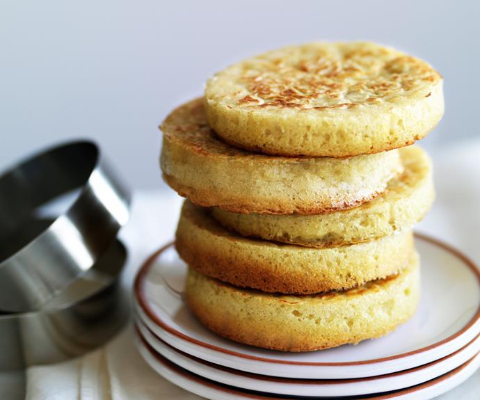 **[How to make crumpets from scratch](https://www.gourmettraveller.com.au/recipes/browse-all/crumpets-14154|target="_blank")**